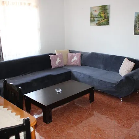 Deni Family 티라나