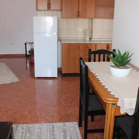 Apartment Deni Family *