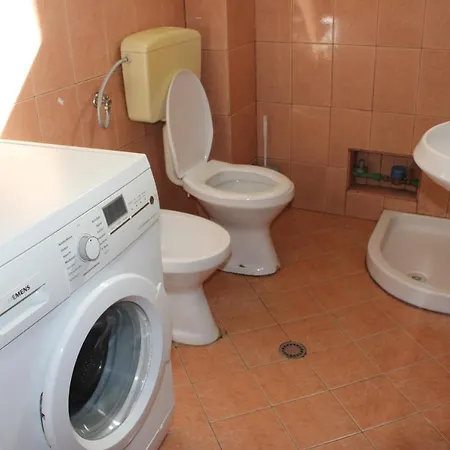 Deni Family Apartment
