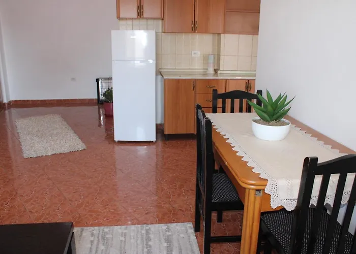 Apartament Deni Family *
